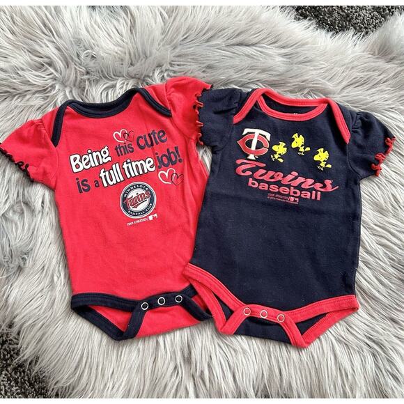 Minnesota Twins Baseball Infant Girls Bundle Of Two‎ Bodysuits Size 0-3 months - Picture 1 of 3